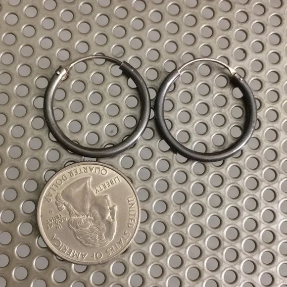 🖤Vtg Sterling silver hoop earrings - Picture 2 of 9